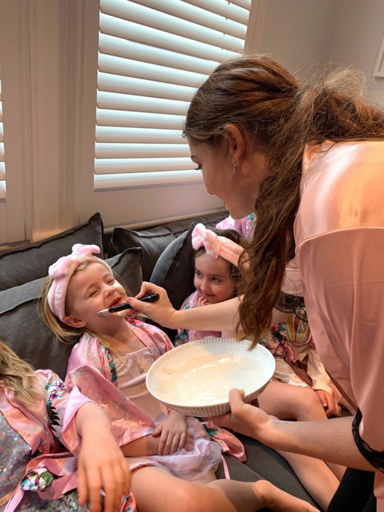 children's entertainers at a girls pamper birthday party